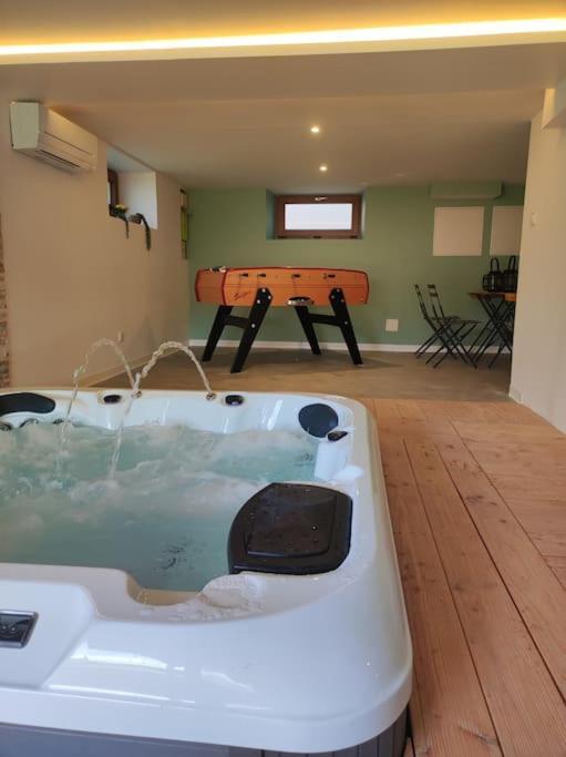 Gite Papillon 6 A14 Personnes - Jacuzzi ジェラールメ エクステリア 写真